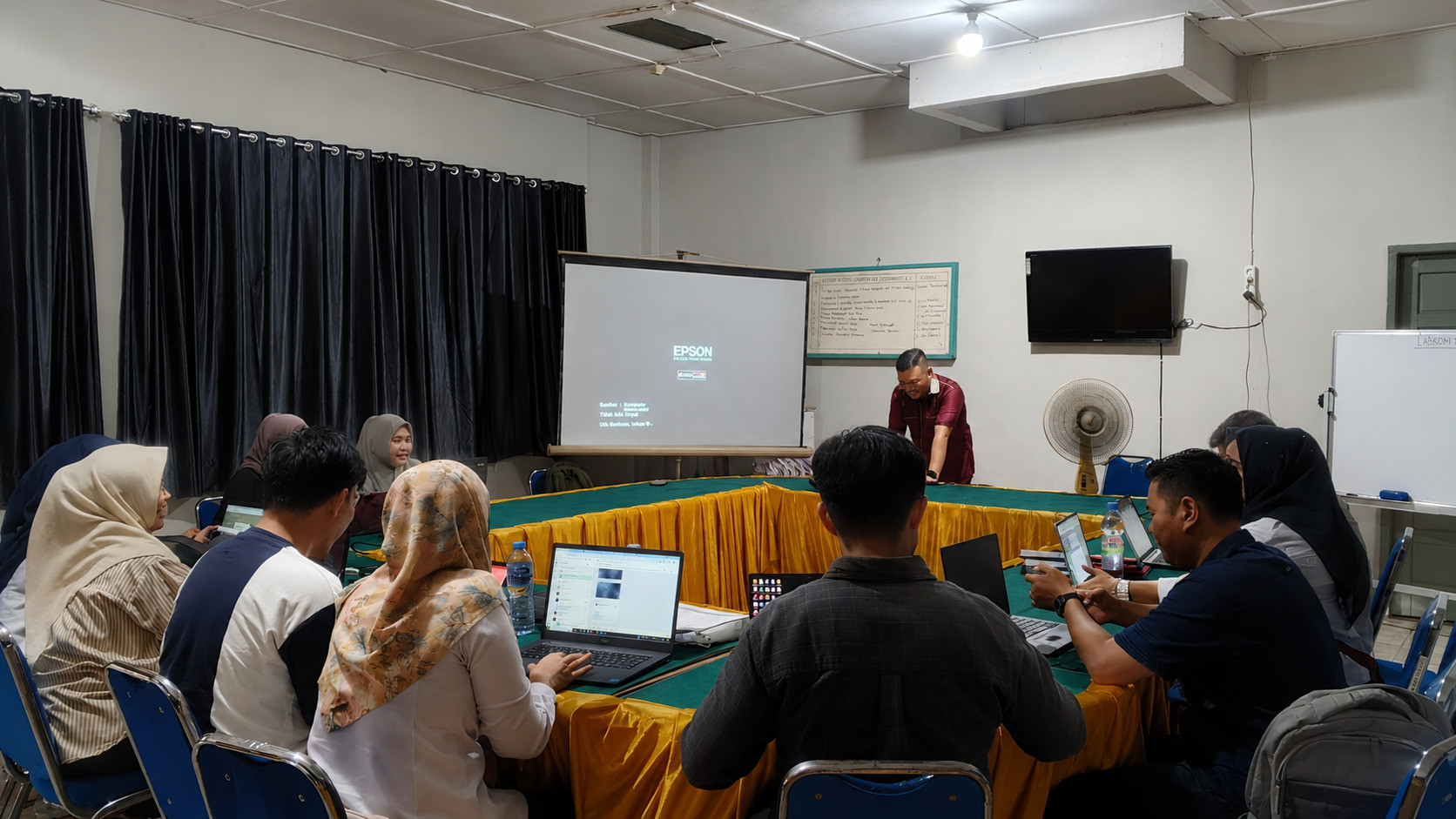 Pelatihan VOSviewer Program Studi Magister Ilmu Adminitrasi Publik 